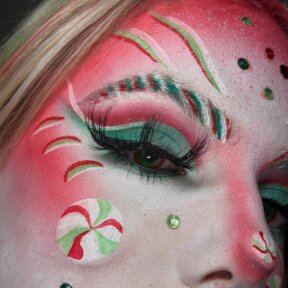 Red/Green Elf Lenses | @leahcomptonn