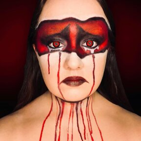 Volturi Red Lenses | @emmaisasink