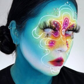 Mesh White Contact Lenses | @liz_ashwood