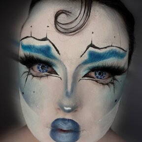 Snowflake Contact Lenses | @slightlyspookymua